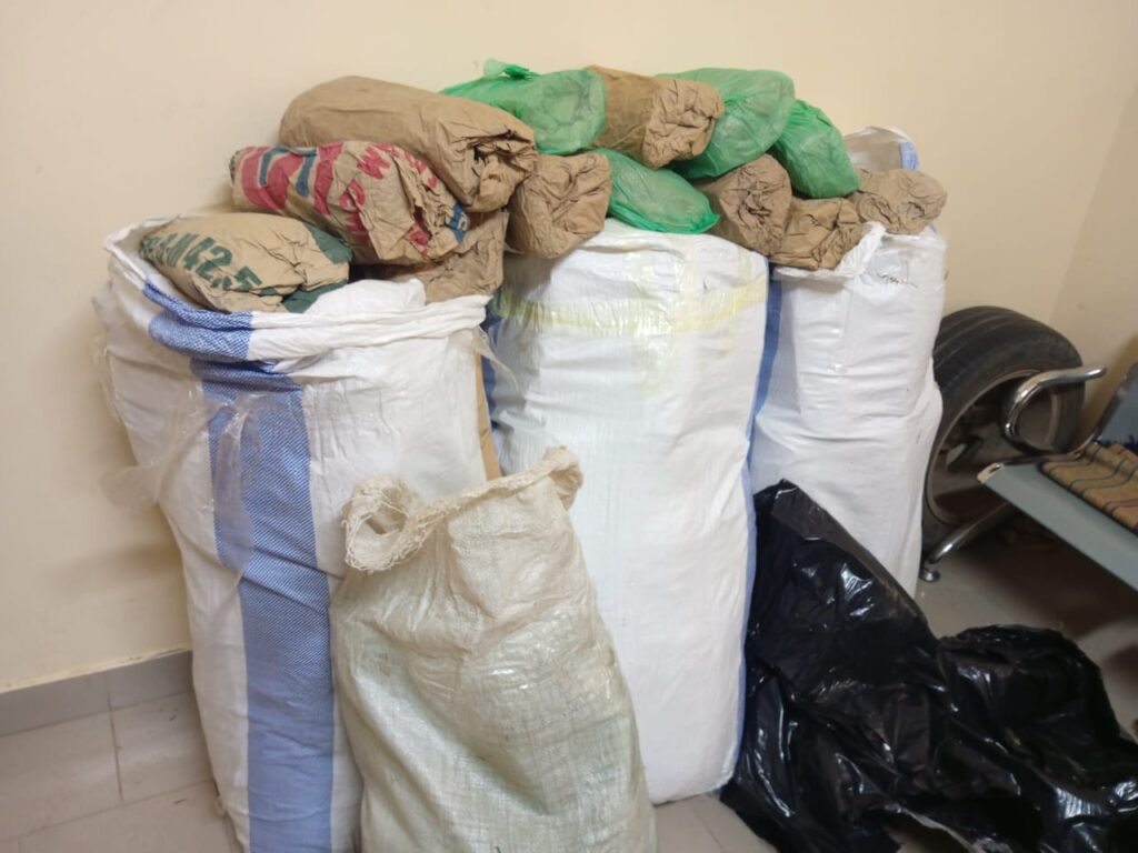 Saisie de 108 kg de chanvre indien à la plage de Mballing, les trafiquants en fuite