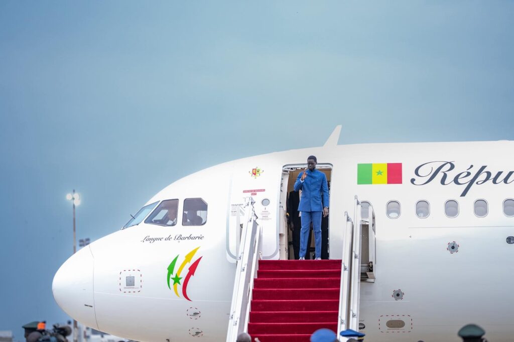 Le Président Bassirou Diomaye Faye quitte Dakar pour l’Angola