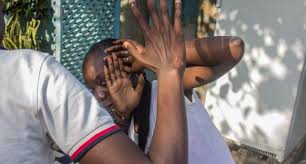 agression sexuelle à 3 sur une jeune femme, arme blanche utilisée…