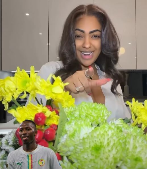 Veronika Sarr fait fondre la toile avec Viviane Ndour en fond sonore (photos)