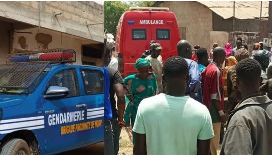 une adolescente chute du troisième étage…