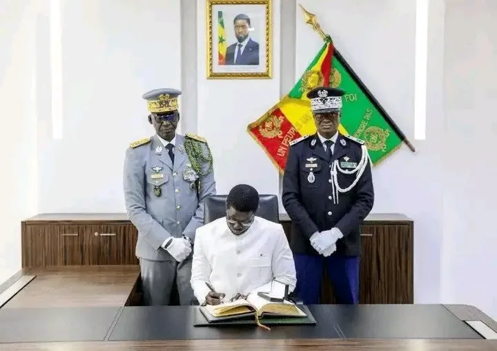 Comment Bassirou Diomaye Faye cherche à se renforcer avec le Colonel Birane Niang