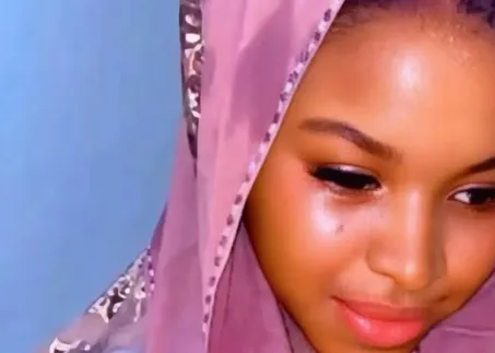 sa sœur Adjia Make Up, inconsolable