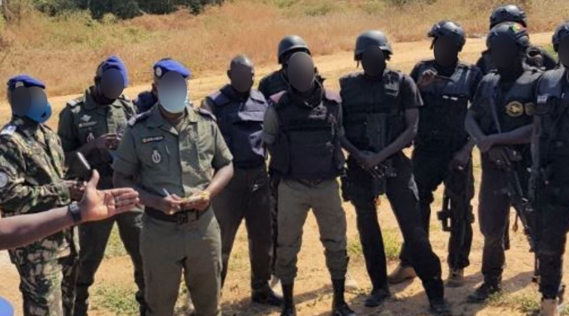 Ça chauffe entre gendarmes et policiers, 2 agents embarqués