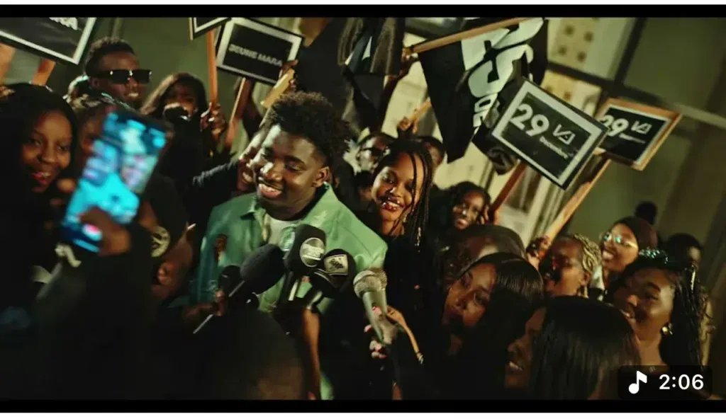 VJ annonce son concert au Grand Théâtre avec le clip « Jeune Mara » (Vidéo)