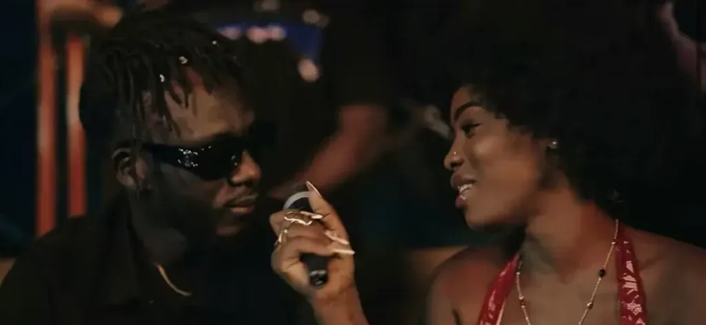 Akhlou Brick et Omzo Dollar lancent le clip « Thiompintance », une collaboration explosive (Vidéo)