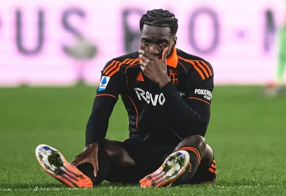 Convoqué pour la Can 2025, Assane Diao sort sur blessure face à la Roma