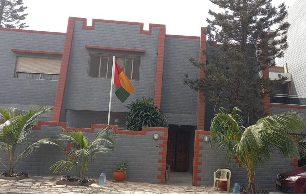 Comment la police a mis la main sur les auteurs du vol d’un véhicule diplomatique