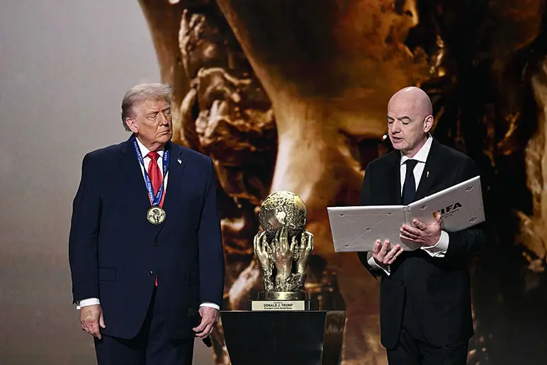 Donald Trump distingué par la FIFA