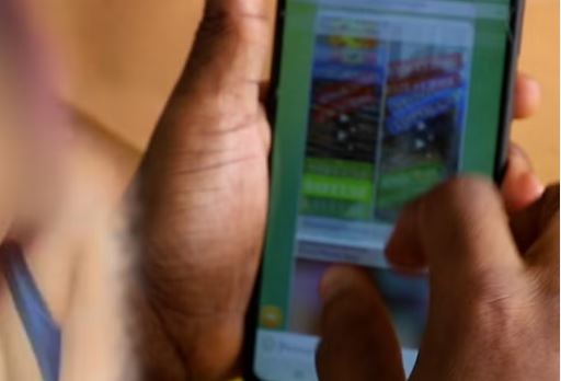 il envoie des vidéos intimes au mari de son ex…