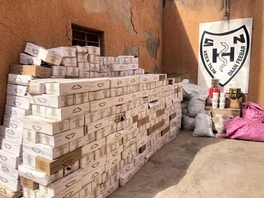 une importante saisie de produits alimentaires périmés et frauduleux