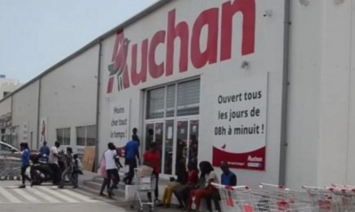 deux clients font 600 000 F CFA de courses et tentent de quitter le magasin sans payer, ils ne savaient pas que…