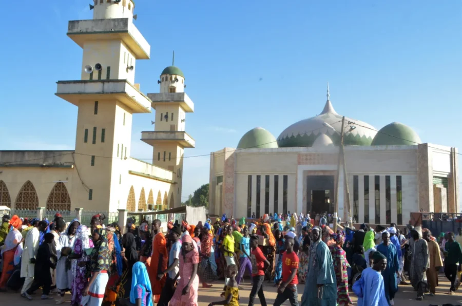 La ferveur religieuse gagne la cité