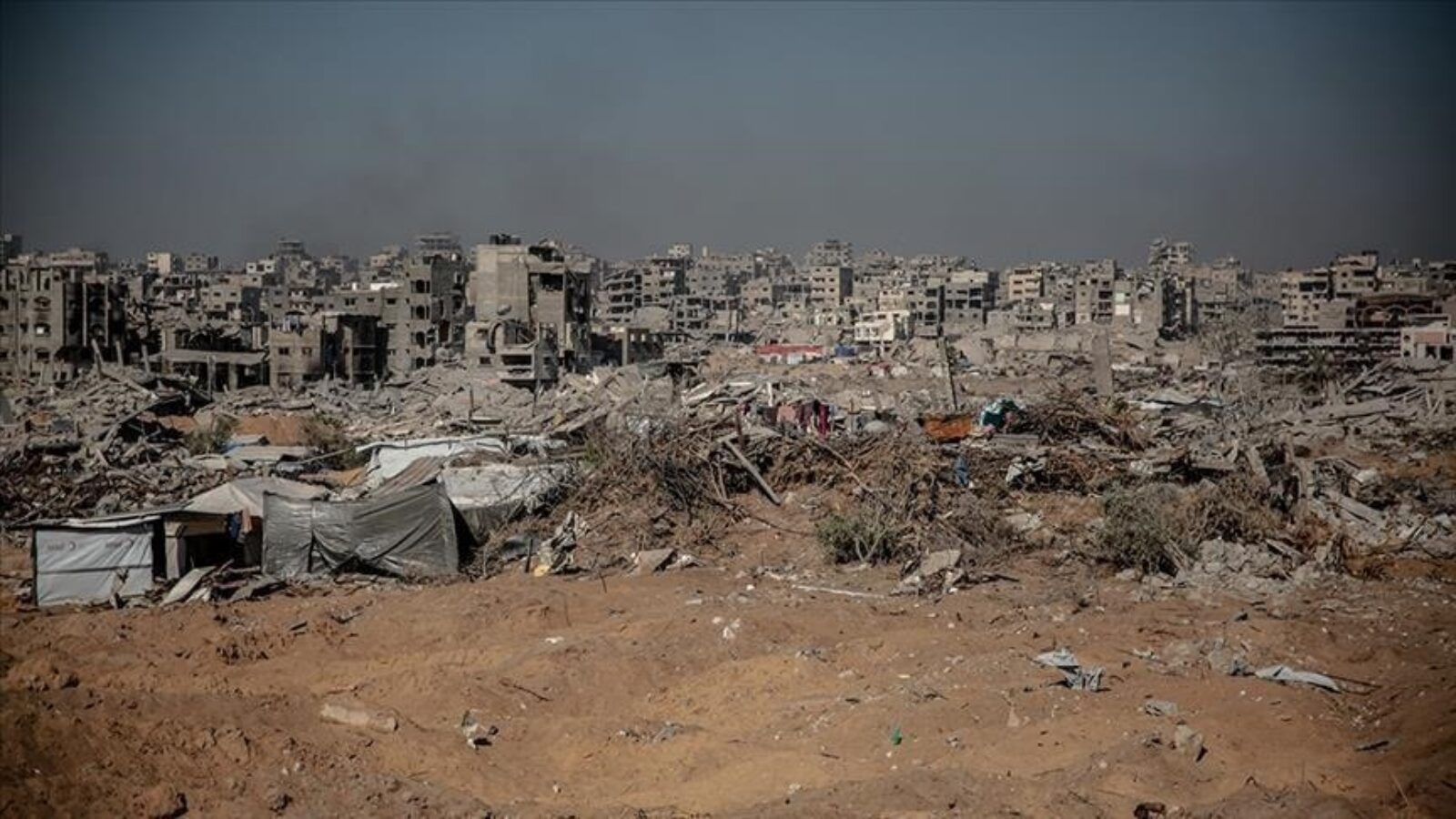 Un père et son fils tués dans l’effondrement d’un immeuble à Maghazi