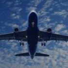 La neige paralyse le trafic aérien et ferme six aéroports dans le nord et l’ouest