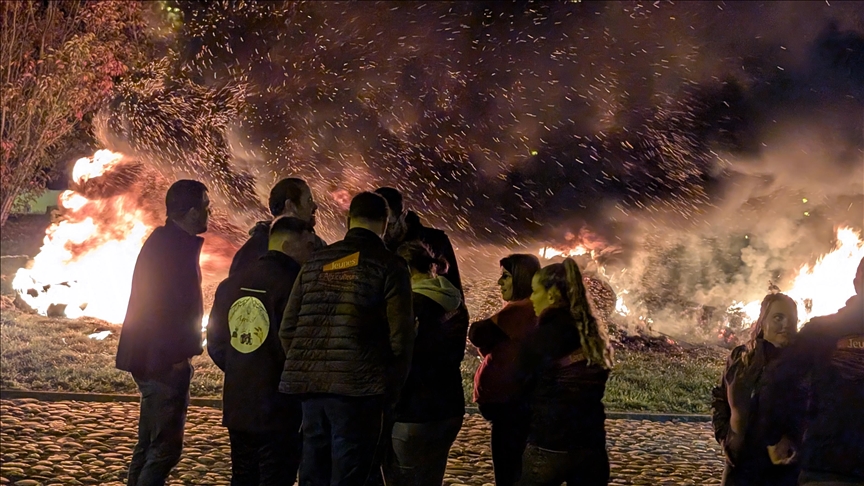 Des tracteurs au cœur de Paris, la colère des agriculteurs ne faiblit pas
