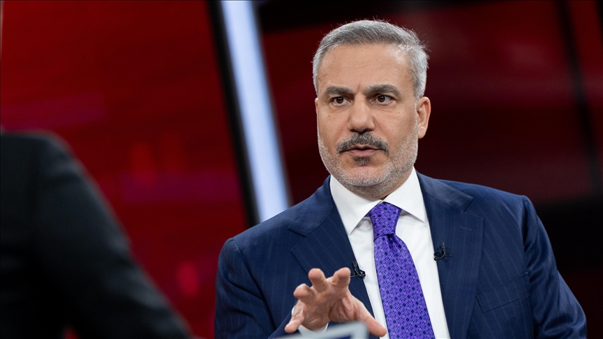 Hakan Fidan avertit le PKK/YPG et critique la stratégie de division d’Israël