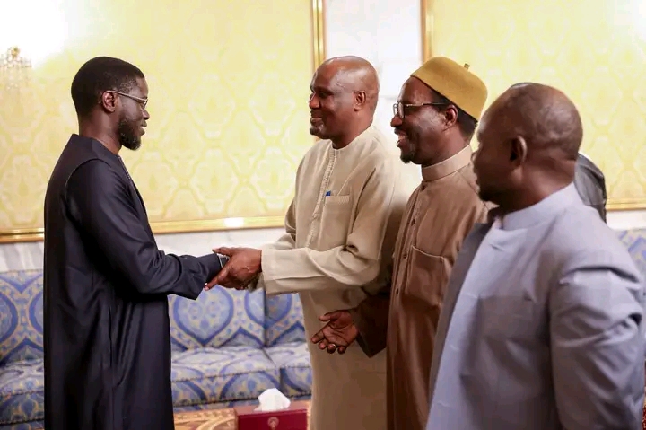 le Président Diomaye Faye exprime sa fierté envers la communauté sénégalaise…