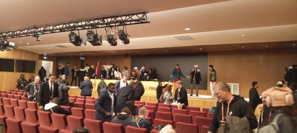 Arrivé pour son analyse d’après-match, la tournure inattendue des événements qui a poussé la CAF à évacuer Pape Thiaw