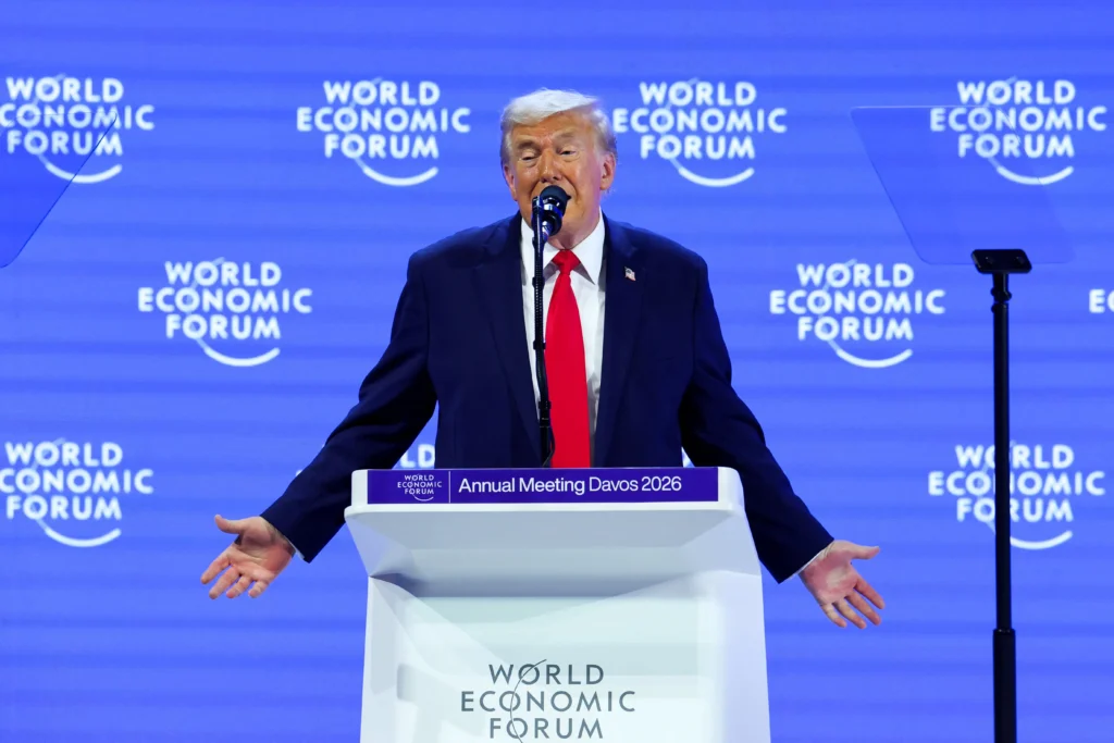 Malgré sa promesse de non-violence à Davos, l’ultimatum précis que Donald Trump maintient pour l’acquisition du Groenland
