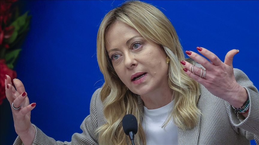 la contrainte constitutionnelle spécifique qui retient la signature de l’Italie