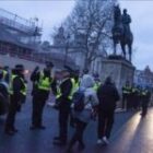 En pleine marche vers Downing Street à Londres, l’agression ciblée par des partisans du YPG qui a provoqué l’intervention des forces de l’ordre