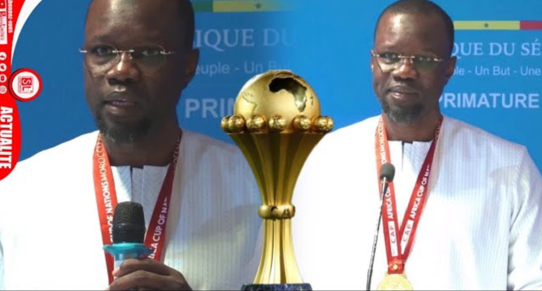 Direct/Présentation du trophée de la CAN au Premier ministre