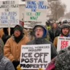 Des milliers Américains dénoncent les arrestations menées par la police de l’immigration (ICE)