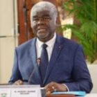 Le Premier ministre Robert Beugré Mambé présente sa démission