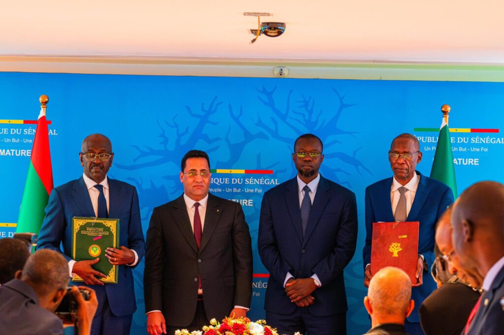 Ousmane Sonko et El Moctar Ould Djay signent plusieurs accords stratégiques…