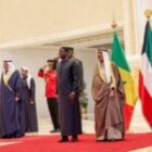 le Président Bassirou Diomaye Faye reçu avec les honneurs par l’Émir (photos)