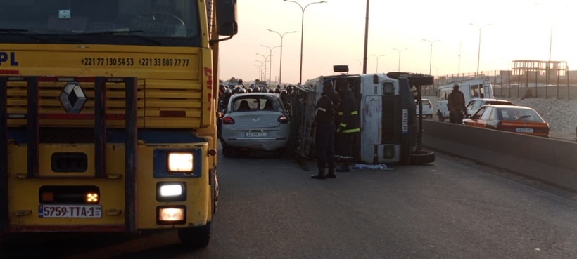 Accident grave à Cambérène entre un Ndiaga Ndiaye et un particulier, la route nationale paralysée