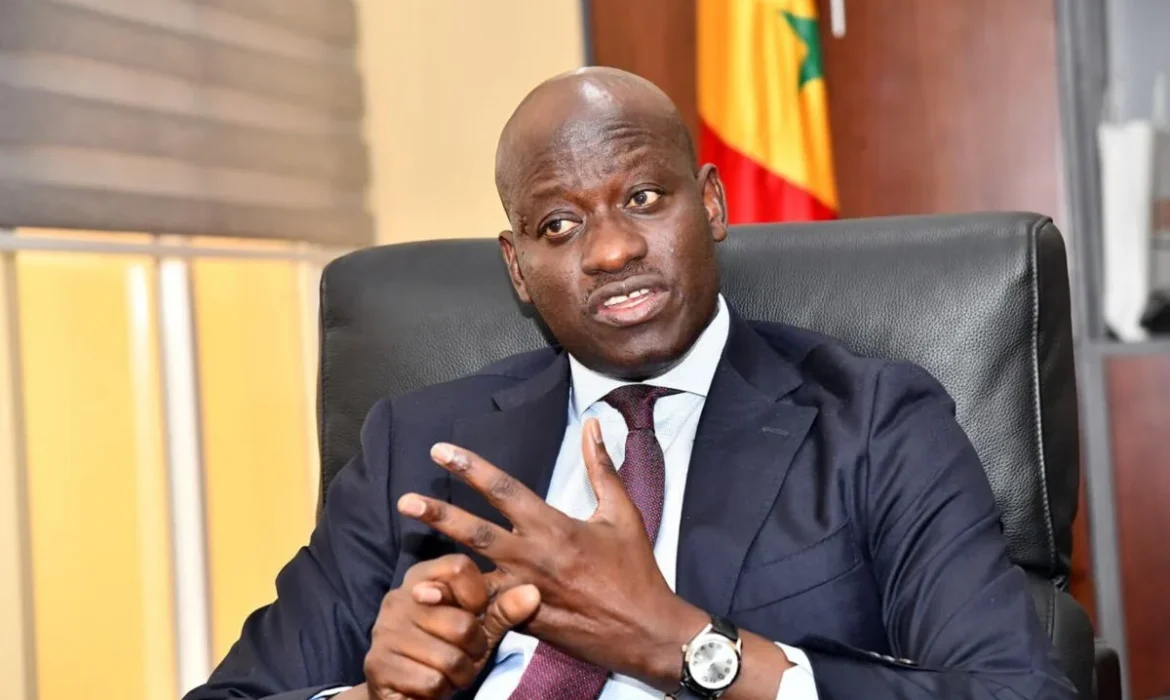 Abass Fall tacle Doudou Wade et Moustapha Diakhaté 