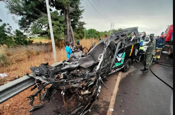 Une collision entre deux véhicules fait 18 décès