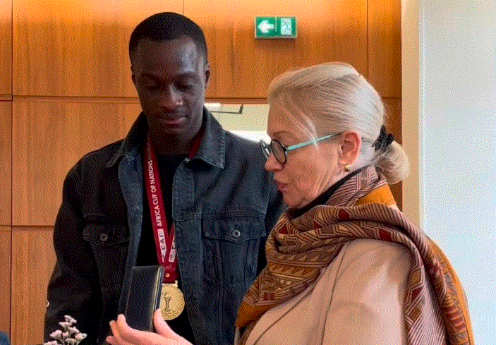 médaille de la Ville et ovation pour le Champion d’Afrique (vidéo)