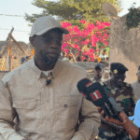 Sonko tape du poing sur la table contre les défaillances…