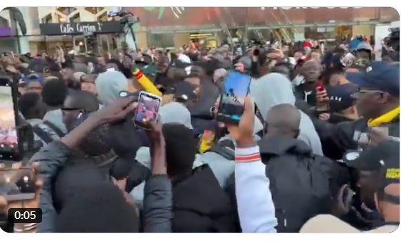 Les Lions du Sénégal face à un accueil insuffisant à Rabat