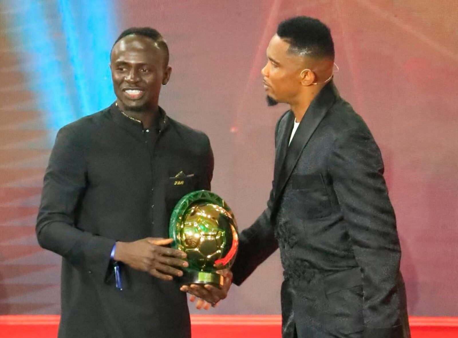 « Le geste qu’il fait hier, c’est un… », Samuel Eto’o encense Sadio Mané après le sacre du Sénégal face au Maroc