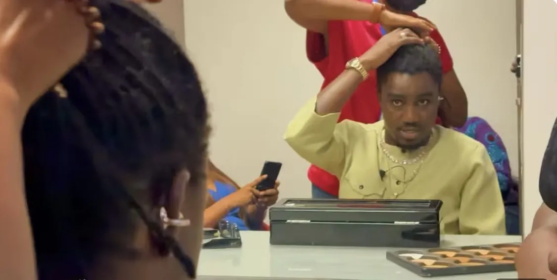 Wally Seck porté en triomphe avant son concert (vidéo)