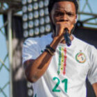 Momo Wade distribue plus de 1 000 maillots pour galvaniser les supporters des Lions