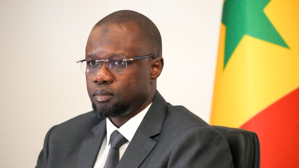 Ousmane Sonko appelle au calme et prévoit se rendre à Rabat