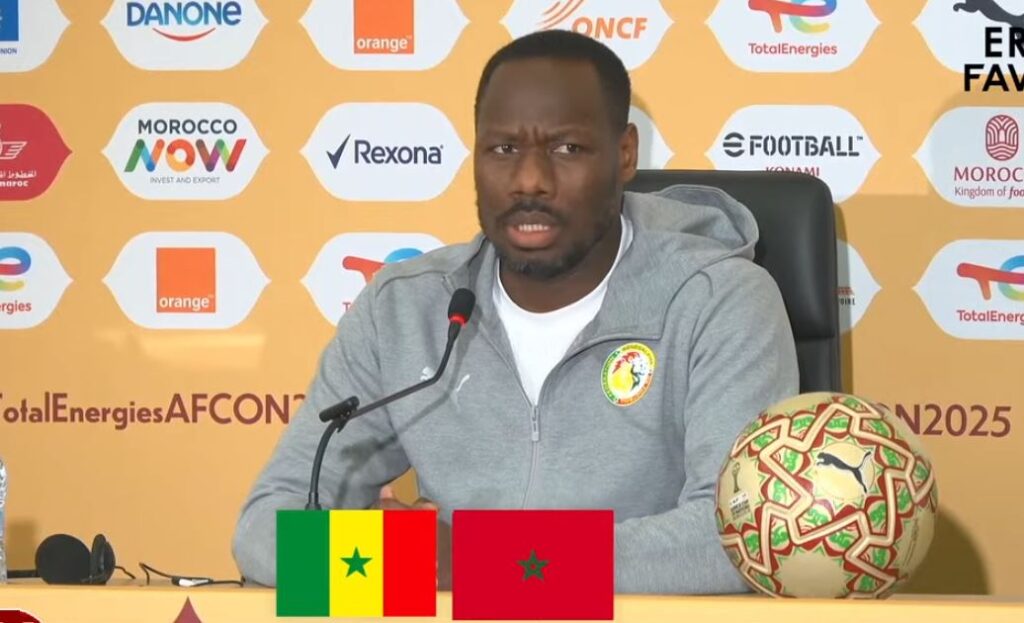 Pape Thiaw assume et présente ses excuses au football après avoir demandé à ses joueurs de quitter le terrain