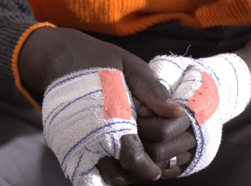 un vendeur de téléphones agressé et dépouillé de 12 millions par 6 hommes armés à moto…(vidéo)