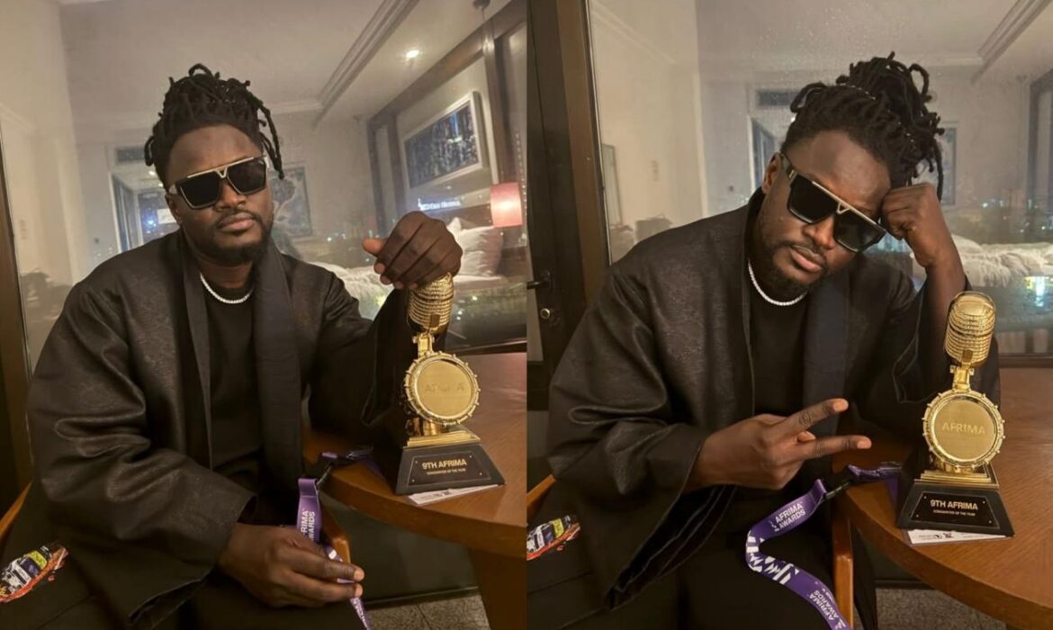 Bakhaw sacré Meilleur auteur-compositeur d’Afrique