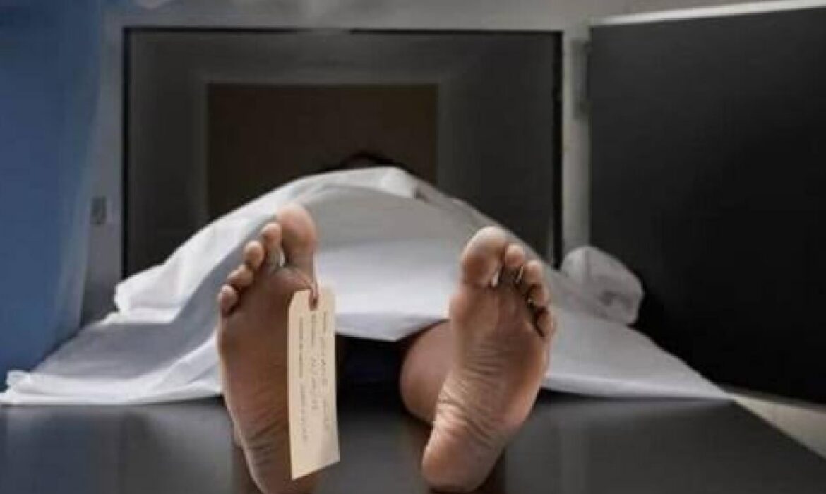 Son amant inculpé pour meurtre et placé sous bracelet électronique