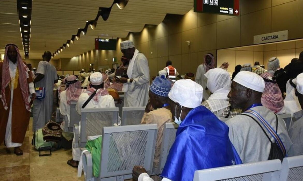 rêves brisés à l’aéroport, 34 pèlerins floués