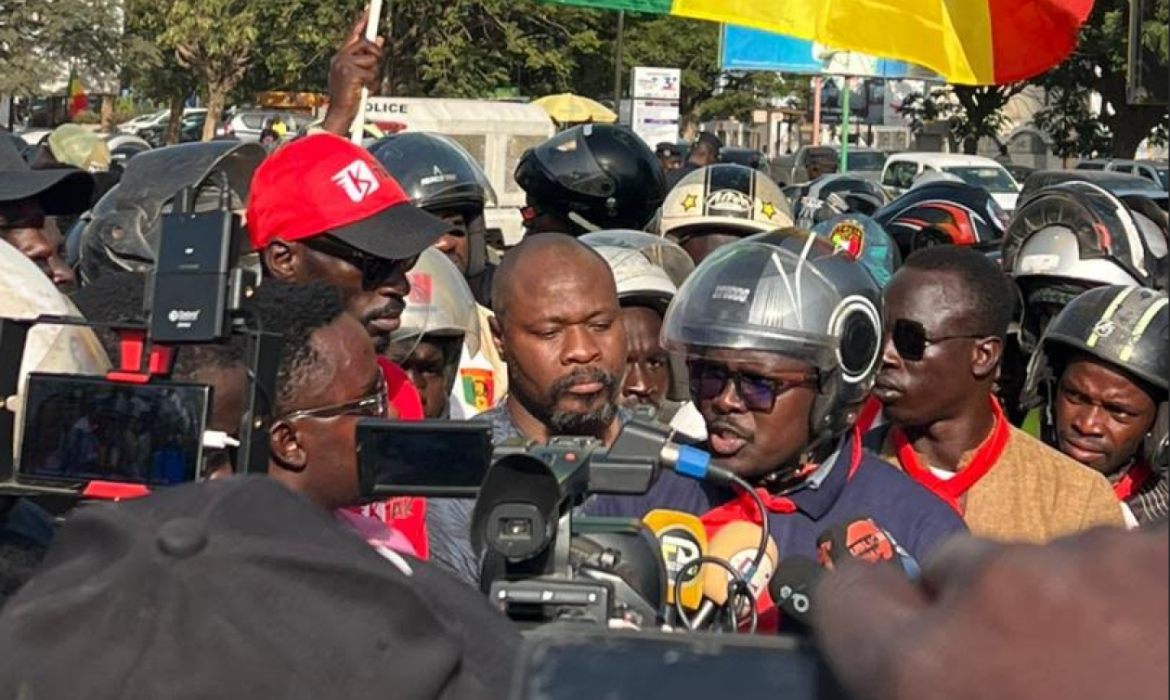 « Payés à 100 FCFA, rackettés sur la route », Guy Marius Sagna fustige l&rsquo;exploitation