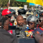 « Payés à 100 FCFA, rackettés sur la route », Guy Marius Sagna fustige l&rsquo;exploitation