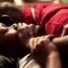 Un homme et sa copine surpris en pleins ébats dans un véhicule