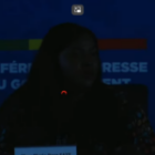 Une scène inédite à la conférence de presse du gouvernement